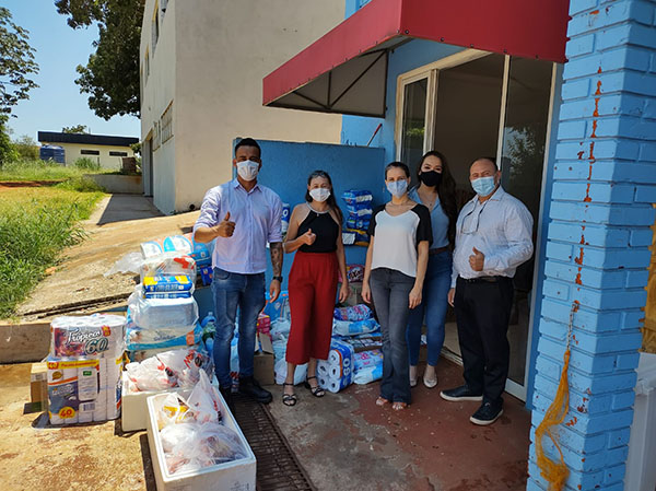 Arrecadação de alimentos para o abrigo Lar dos Velhinhos em Foz do Iguaçu